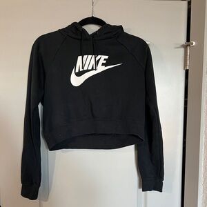 Cropped Nike hoodie